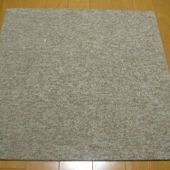 日本製タイルカーペット厚み6.5㎜・１枚１４０円・在庫２６枚（１...