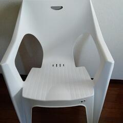 椅子 プラスチック製