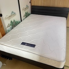 ダブルベッド一式（マットレス日本製）値下げします‼︎