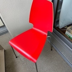 赤い椅子と座椅子
