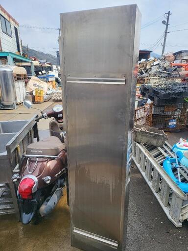 ステンレスショーケース　鍵付き