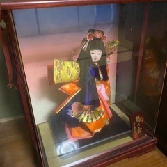 【ネット決済・配送可】ガラスケース入り人形
