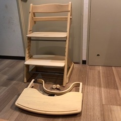 【受け渡し完了】ベビーチェア 子供用椅子 Combi mini