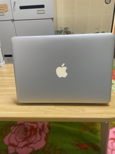 最新 Apple MacBook Pro (13インチPro8GB 512GB