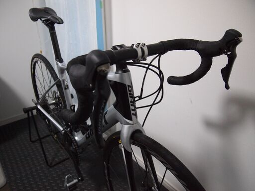 値下げ!!フルカーボンディスクロードバイク GIANT DEFY ADV2 MAVIC 