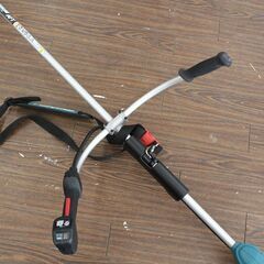 札幌 動作確認済 makita/マキタ 充電式草刈機 18V MUR190UD バッテリ