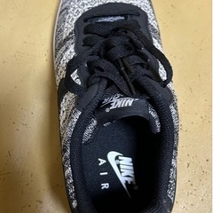 大幅最終値下げ！【新品•未使用】NIKEフライニット　サイズ26.5