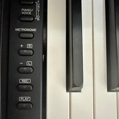 2017年購入ヤマハ電子ピアノ YAMAHA YDP-163R 椅子付き の通販はau PAY 