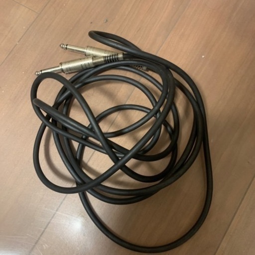 ベース アンプ・コード付き※ご希望の場合ケースもお付けします！ ベース アンプ・コード付き※ご希望の場合ケースもお付けします