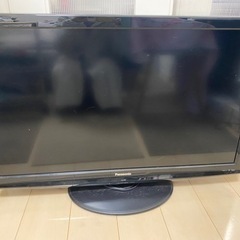 テレビ37型　ラック付き