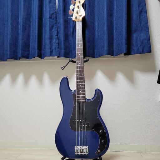 エレキベース Squier by fender プレシジョンベース