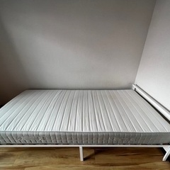 IKEAシングルベッド＆マットレス＆すのこ　1年のみ使用の超美品