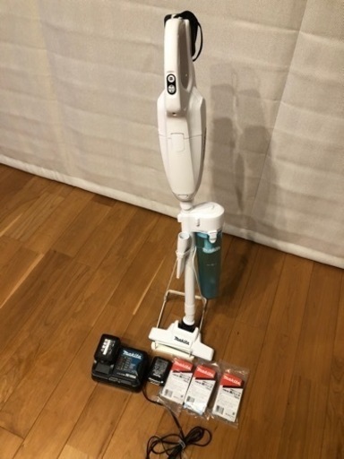 マキタ　コードレス掃除機　充電器付き