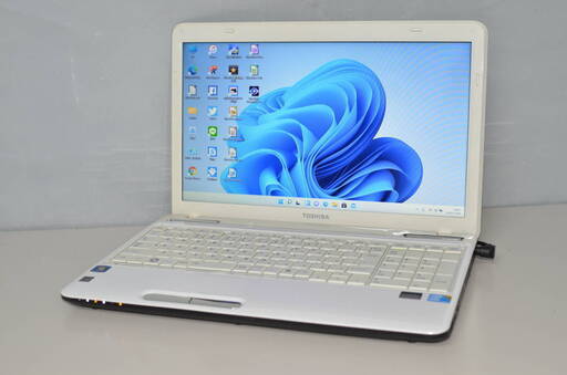 東芝 dynabook T350/E36BW 大容量HDD640GB、Core i3-380M/4GB