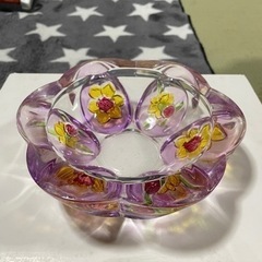 可愛い花柄ガラス灰皿