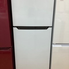 上段冷凍、下段冷蔵のHisenseの2ドア冷蔵庫のご紹介です^ - ^