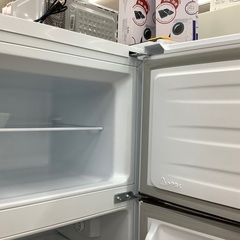 上段冷凍、下段冷蔵のHisenseの2ドア冷蔵庫のご紹介です^ - ^