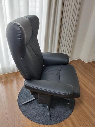 ニトリ　椅子　黒（ブラック）　パーソナルチェア　合成皮革