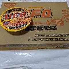 日清焼きそば UFO 極太麺に絡む濃厚ダレ濃い濃いラー油マヨ付き...