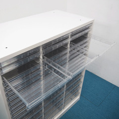 【使用1ヶ月】ITOKI シンラインキャビネット　クリスタルトレイ型 A4縦浅型33 A4縦深型15 ベース付 + 3枚引戸型 書庫 新品23万円程度 (JA37)