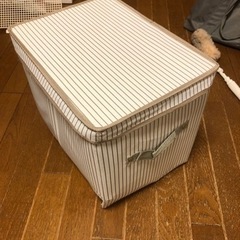 中古折りたためる収納ボックス