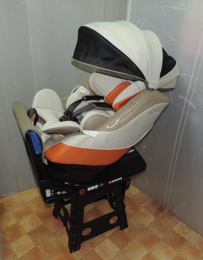 ベビー・子供用品買取販売キッズモール湘南/クルリラ/新生児～４歳頃/ISO FIX ＆ベルト固定/回転/洗濯