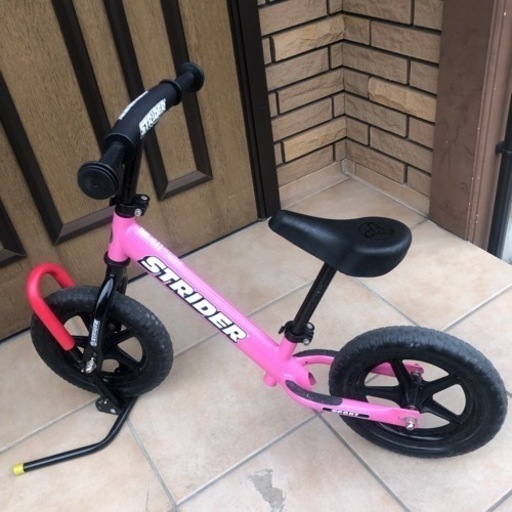 【中古】ストライダー スポーツモデル ピンク \u0026 スタンド