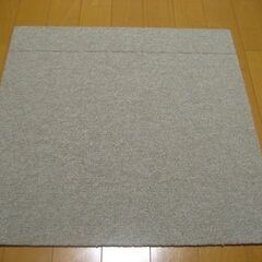 日本製タイルカーペット厚み6.5㎜・１枚１４０円・在庫２３枚（１...