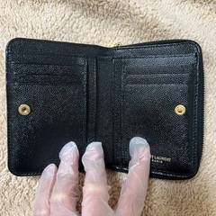 イヴサンローラン 二つ折り 財布