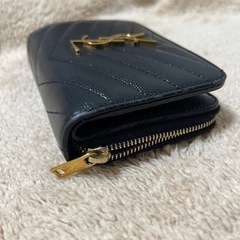 イヴサンローラン 二つ折り 財布