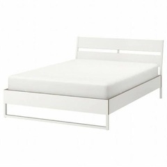 美品 IKEA ベッドフレーム ホワイト TRYSIL 140×200