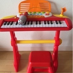 子供用　おもちゃのピアノ