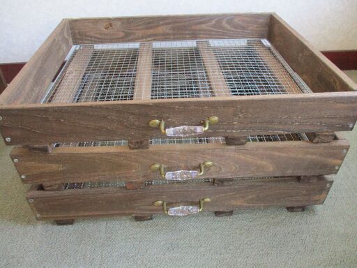 ●　3段トレー　多肉植物　木製プランター　屋外OK　ウッドプランター ○ 3段トレー 多肉植物 木製プランター 屋外OK ウッドプランター