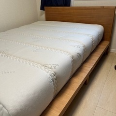 好評完売》カバーを3重に掛けてきれいに使われた高級『ダブルベッド 