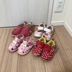 子供用の靴、4足　無料