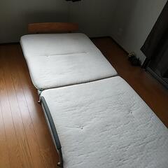 折り畳み式シングルベッド０円