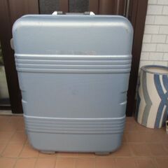 スーツケース　　うすいブルー