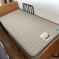フランスベッド 電動リクライニング(背・脚上げ機能)ベッド…
