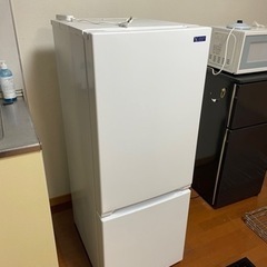 【ネット決済】一人暮らし用の冷蔵庫（一年間使用）値下しげしました。