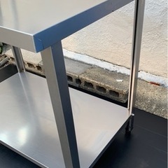 美品 業務用 作業台 調理台 900×600×800 厨房機材 飲食店 キッチン 用品 店舗 居酒屋 飲食店 ガス台 大阪発 引き取り可能 焼き台 コンロ