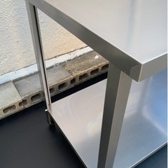 美品 業務用 作業台 調理台 900×600×800 厨房機材 飲食店 キッチン 用品 店舗 居酒屋 飲食店 ガス台 大阪発 引き取り可能 焼き台 コンロ