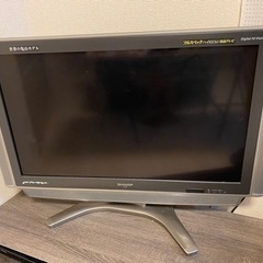 シャープ　アクオス　32型液晶テレビ