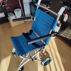 【新古】車椅子 介助型 折りたたみ式 簡易車椅子 折り畳み式車椅...