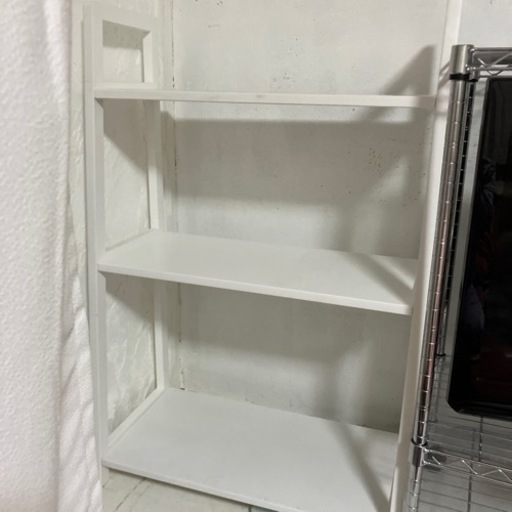 白い棚