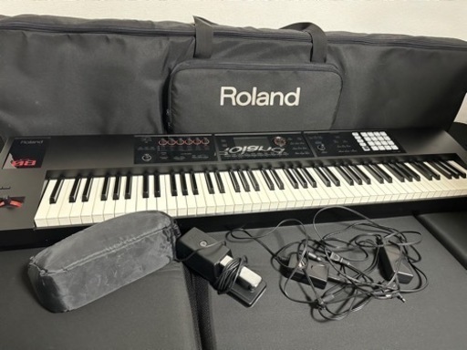 鍵盤楽器、ピアノ Roland FA-08