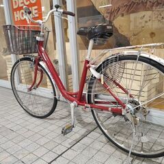 ブリジストンの26インチの自転車。色は赤。鍵は３個。大きめの前か...
