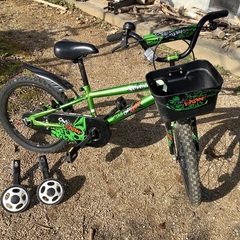 子ども　自転車　18インチ　補助輪取り付け可能（1）