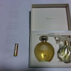 🌟未使用保管品、2点、🌟Nina Ricci、箱はサービスです、...