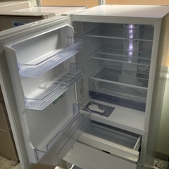 安心の6ヶ月保証付き！！ MITSUBISHI 3ドア冷蔵庫 MR-CX33AL-W1 330L