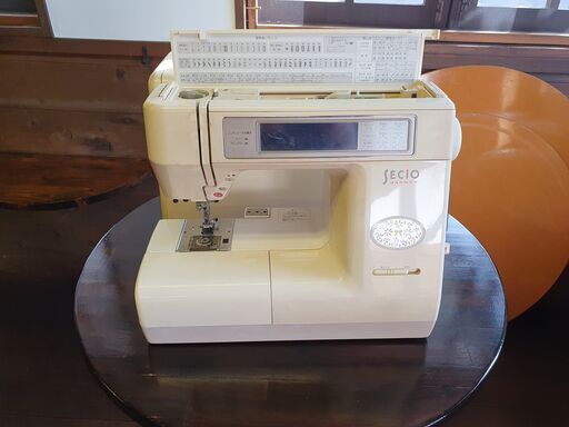 値下げ！2000円　訳あり　ジャノメ　コンピューターミシン　セシオ　Model 8200　液晶のバックライトが切れています